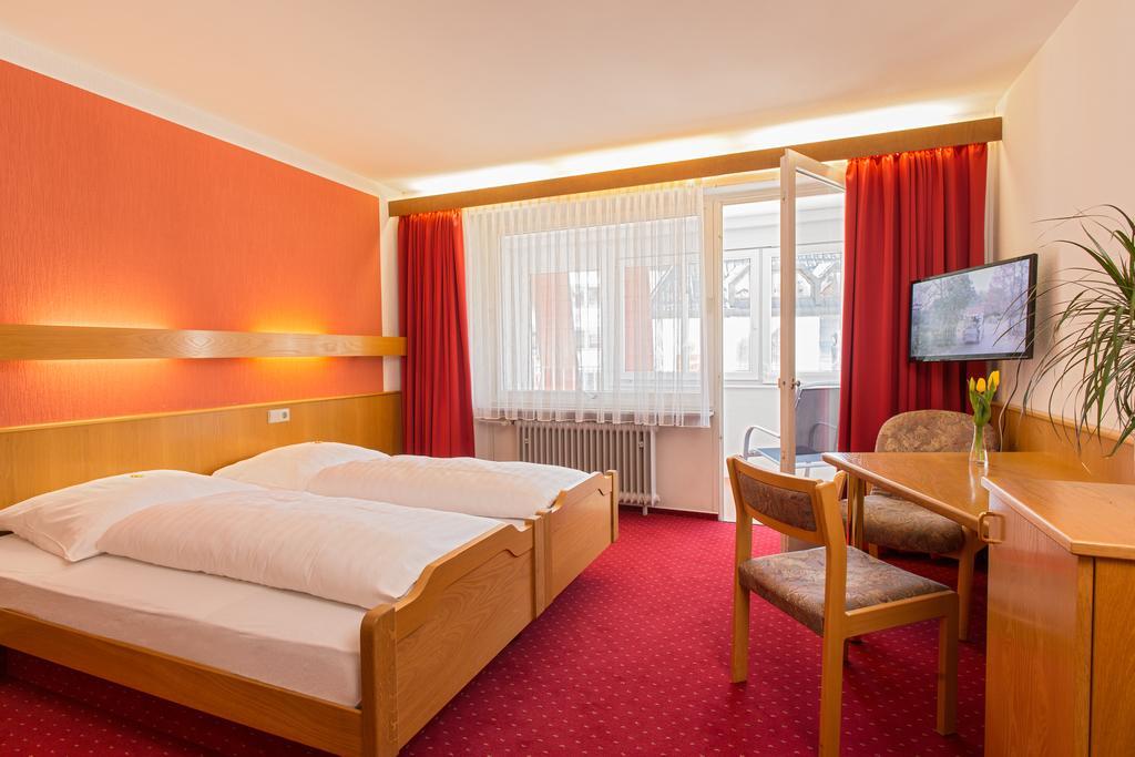 Hotel Jagerhaus Titisee-Neustadt Room photo